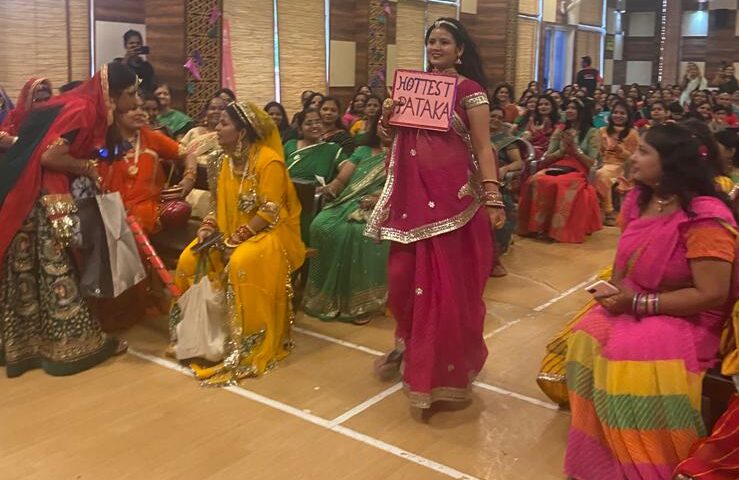 Teej festival celebrated in Vrinda Garden jaipur.सावन नृत्य एवं गीतों के साथ वृंदा गार्डेन सोसाइटी में तीज उत्सव बनाया गया।