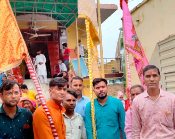 श्री श्याम मित्र मंडल लालसोट की 27 वीं विशाल श्याम ध्वजा पदयात्रा आज गाजे बाजे के साथ खाटू श्याम जी को हुई रवाना Shree Shyam Mitra Mandal Lalsot left for Khatu Shyam ji.