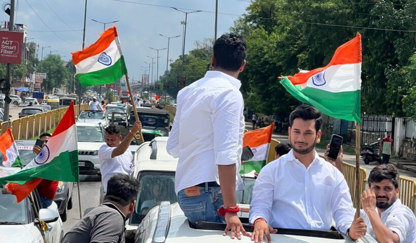 75 वे स्वतंत्रता दिवस के अवसर पर ख़ुशवीर गुर्जर युवा नेता के नेतृत्व में आज़ादी गौरव तिरंगा यात्रा निकाली, 75th Independence Day Azadi Gaurav Tiranga Yatra was taken out under the leadership of Khushveer Gurjar.