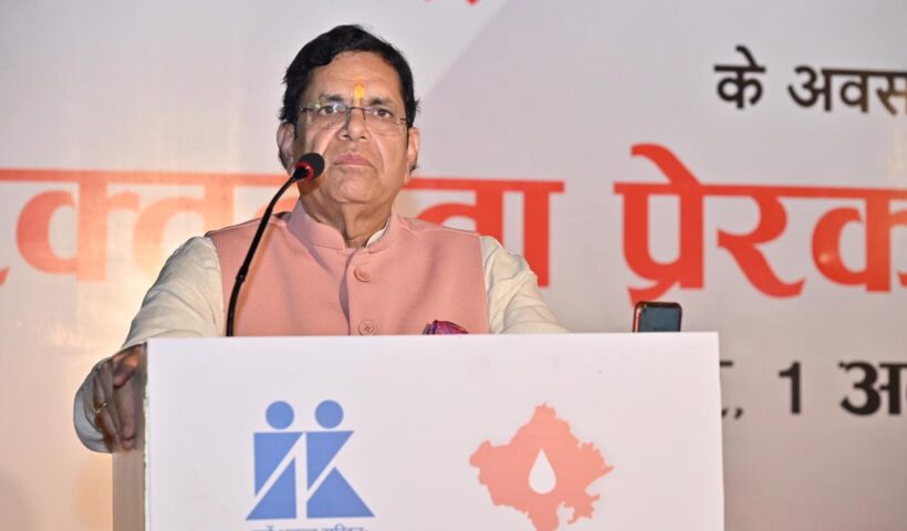 राष्ट्रीय रक्तदाता दिवस पर रक्तदाता स्नेह मिलन का आयोजन Blood donor affection meet organized on National Blood Donor Day by Dr. SS Agarwal