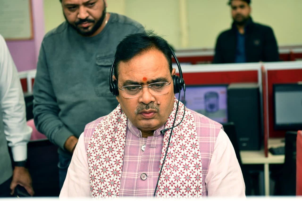 The Chief Minister personally listened to people's problems over the phone, and the immediate resolution brought smiles to the faces of the complainants.