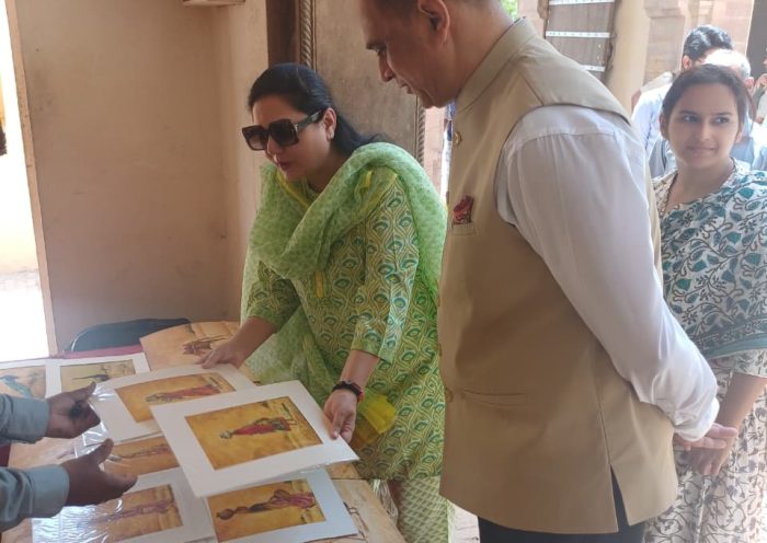 मुख्य सचिव श्री वी. श्रीनिवास ने जूनागढ़ क़िले में प्राचीन संग्रहालय का किया अवलोकन, बीकानेर की सांस्कृतिक विरासत की सराहना की