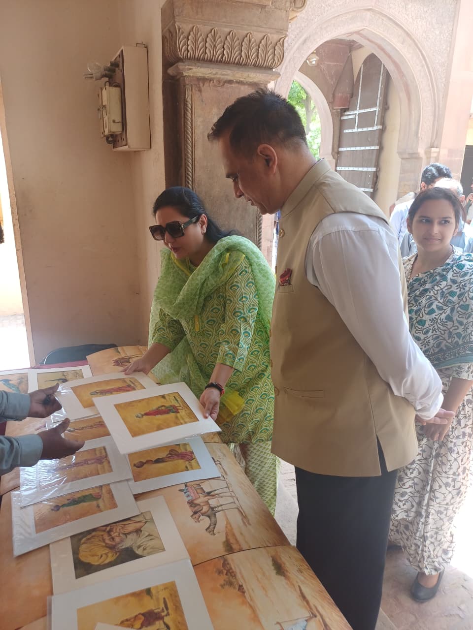 मुख्य सचिव श्री वी. श्रीनिवास ने जूनागढ़ क़िले में प्राचीन संग्रहालय का किया अवलोकन, बीकानेर की सांस्कृतिक विरासत की सराहना की