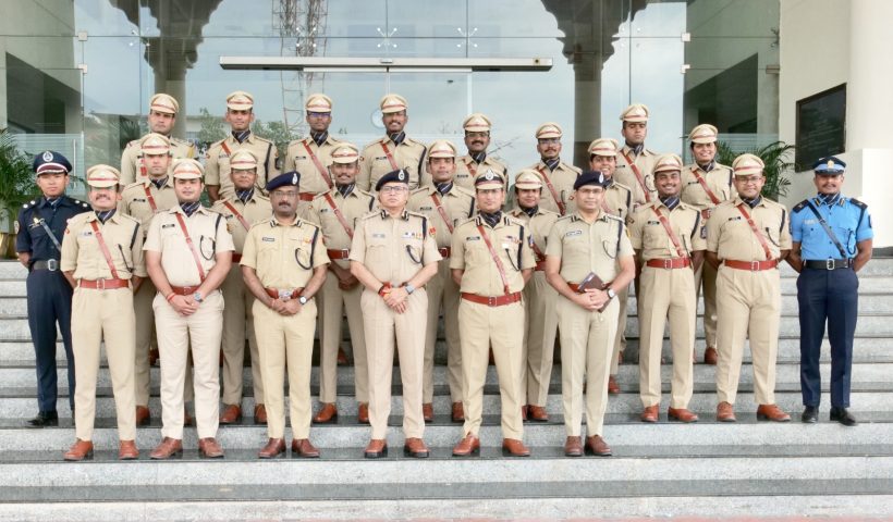 प्रोबेशनर आईपीएस अधिकारियों से डीजीपी का संवाद