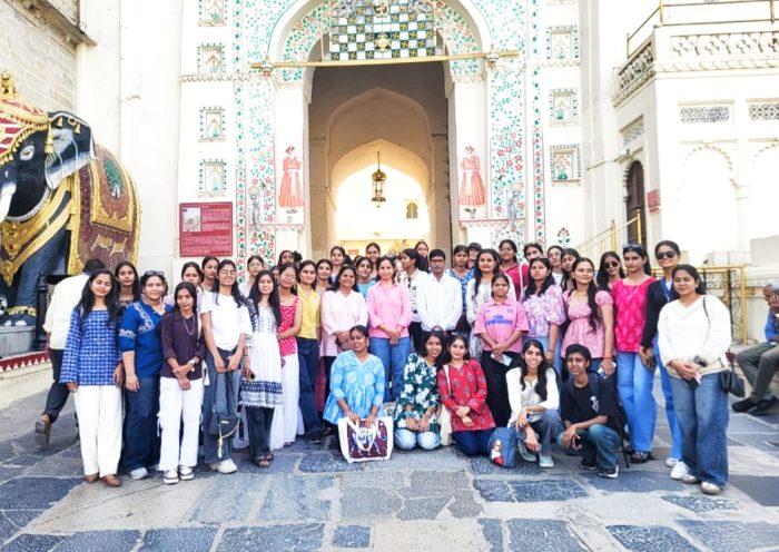 लाडनूं की छात्राध्यापिकाओं के दल ने किया चित्तौड़गढ़, उदयपुर एवं माउंट आबू का तीन दिवसीय शैक्षिक भ्रमण,